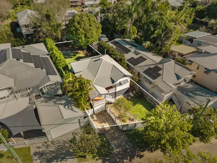 27 Gowen Street, Shorncliffe QLD 4017