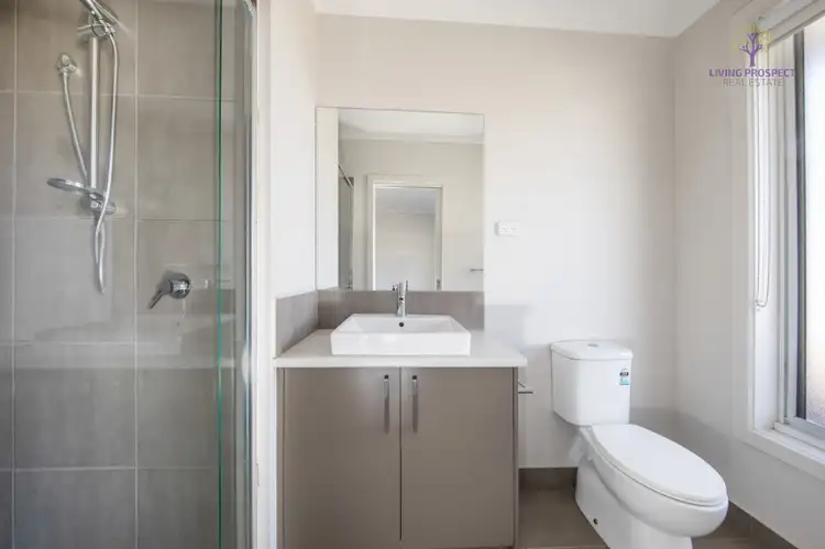 Seventh view of Homely house listing, 4 Yaleri Rise, Werribee VIC 3030