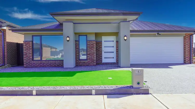 102 Buckingham Boulevard, Strathtulloh VIC 3338