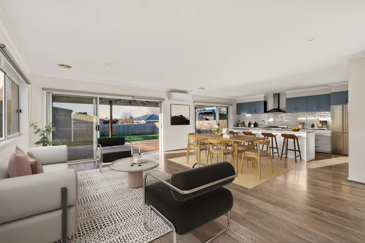 32 Waterloo Plains Crescent