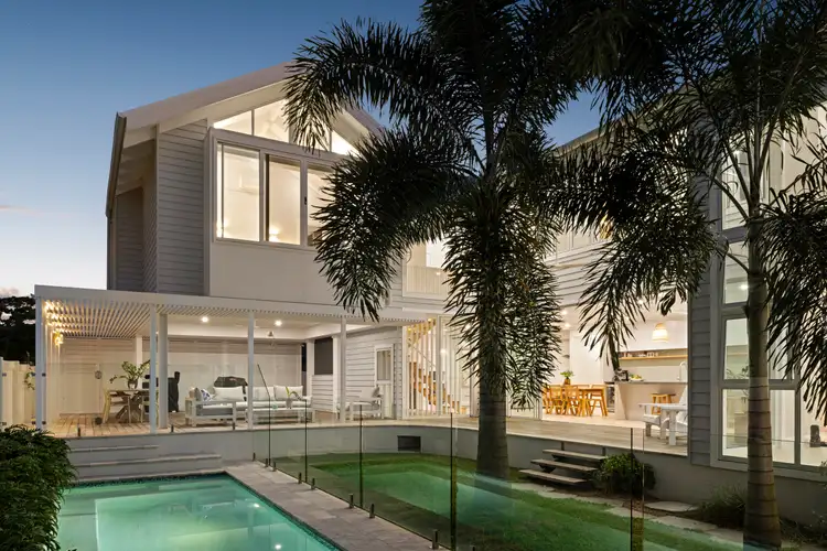 7 Sassifras Street, Mudjimba QLD 4564