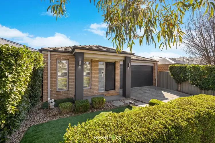 52 McEwan Drive, Cranbourne East VIC 3977