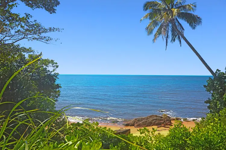 4 Elizabeth Street, Flying Fish Point QLD 4860