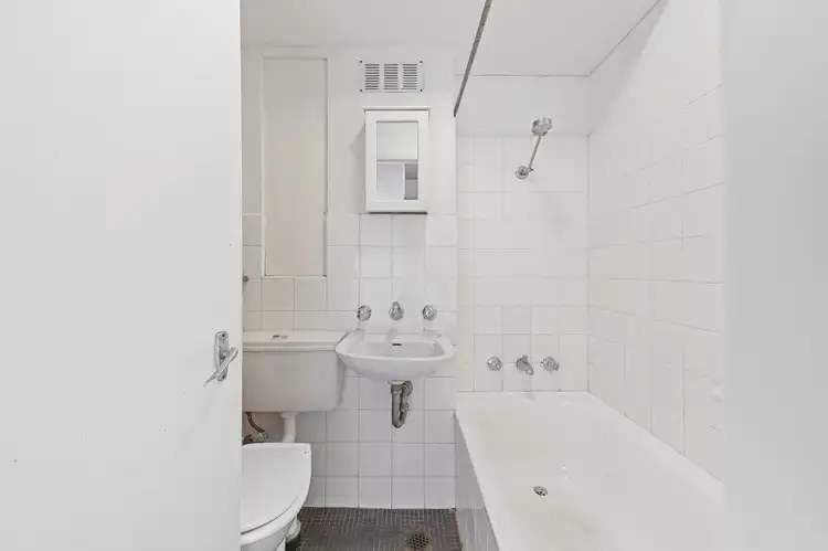 Fourth view of Homely studio listing, 6F/85-91 Elizabeth Bay Road, Elizabeth Bay NSW 2011