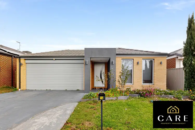 14 Stark Circuit, Cranbourne East VIC 3977