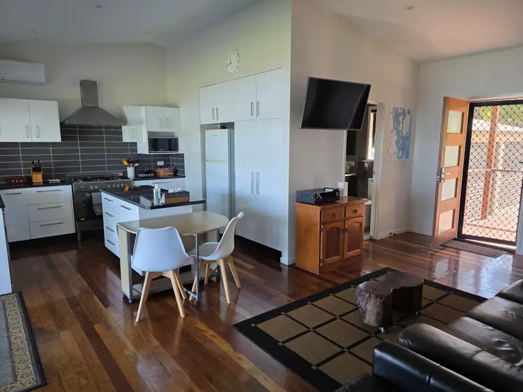 6 Browning Street, Russell Island QLD 4184