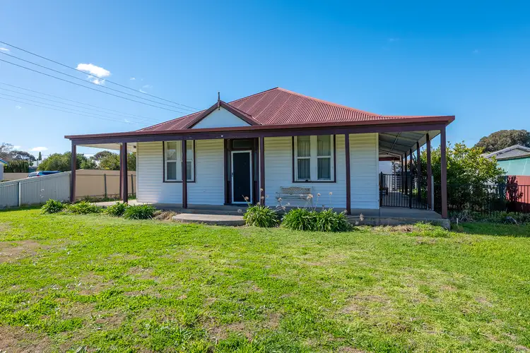 30 & 30A Davis Avenue, Nhill VIC 3418
