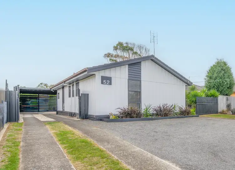 52 Waratah Crescent