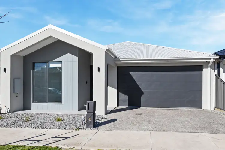 18 Aniseed Street, Mickleham VIC 3064