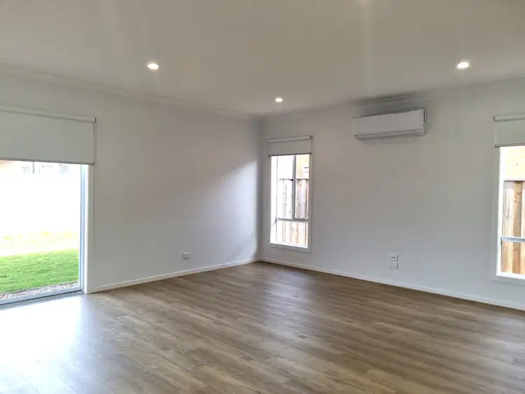 Fifth view of Homely house listing, 10 Spotted Way, Tarneit VIC 3029