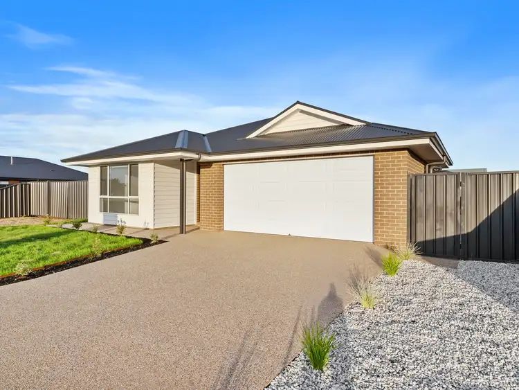 30 Lewis Crescent, Finley NSW 2713