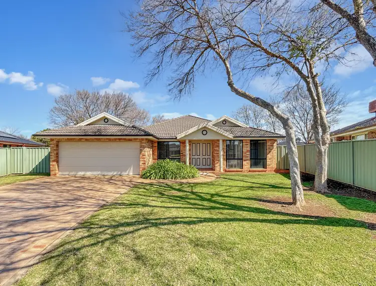 9 Paroo Place