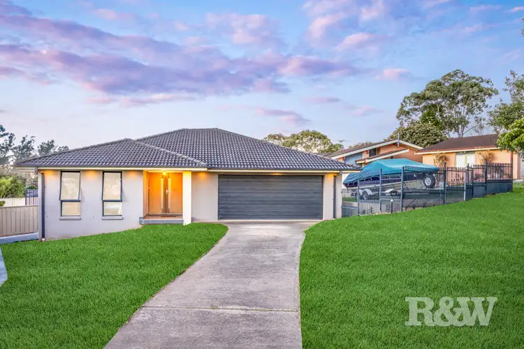 12 OMARU CRESCENT, Bradbury NSW 2560