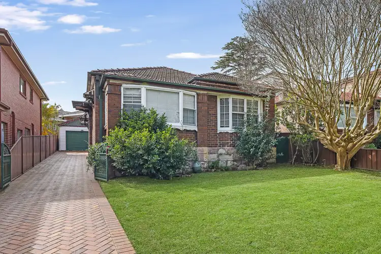 4 FROST STREET, Earlwood NSW 2206