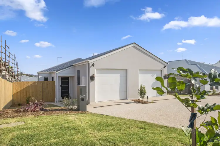 1/94 Sanctuary Drive, Cranley QLD 4350