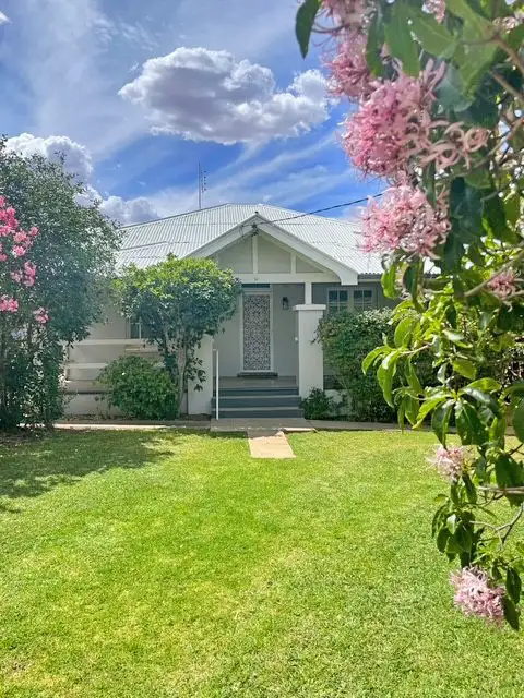 14 Elgin Street, Forbes NSW 2871