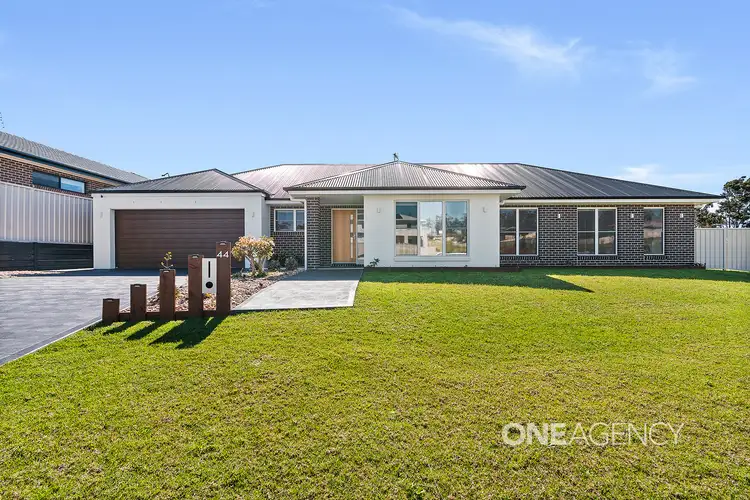 44 Carrington Park Drive, Nowra NSW 2541