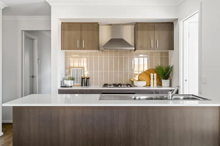 19 Marentelli Avenue, Armstrong Creek VIC 3217