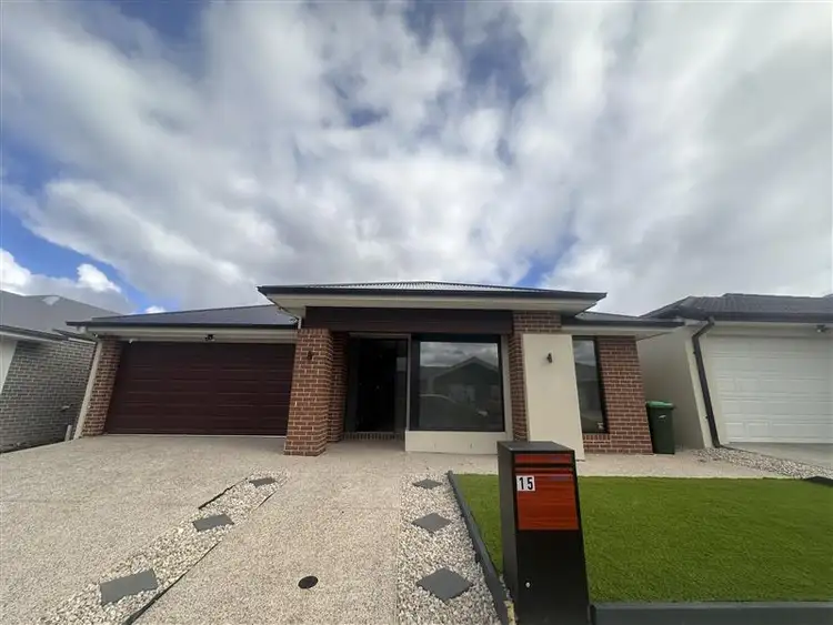 15 Pickering Crescent, Lara VIC 3212