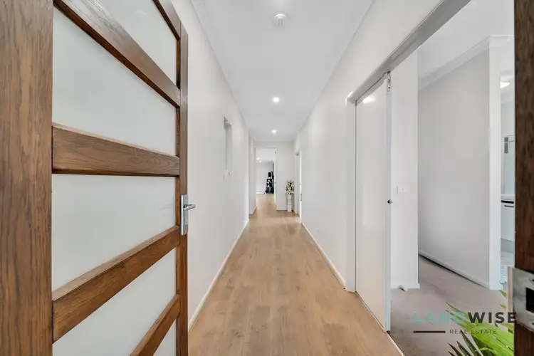 56 Gilfillan Circuit, Thornhill Park VIC 3335