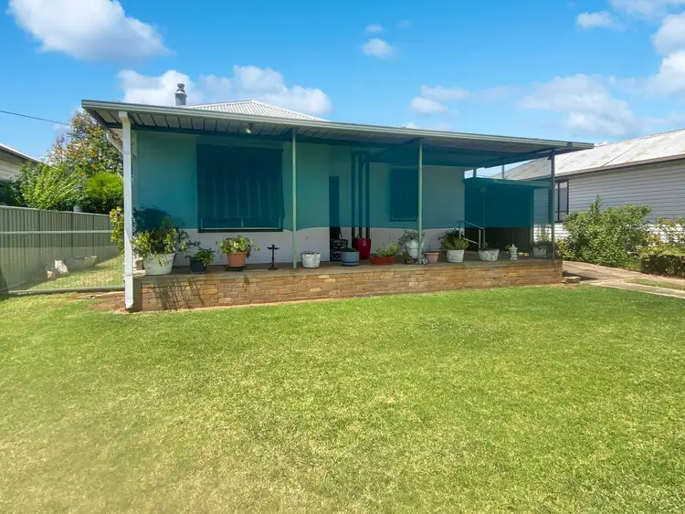 8 Hickory Street, Leeton NSW 2705