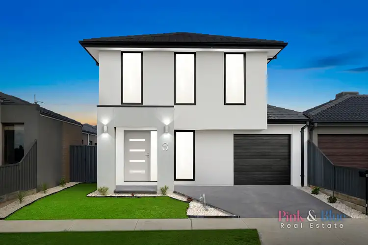 8 Glenmore Parkway, Rockbank VIC 3335