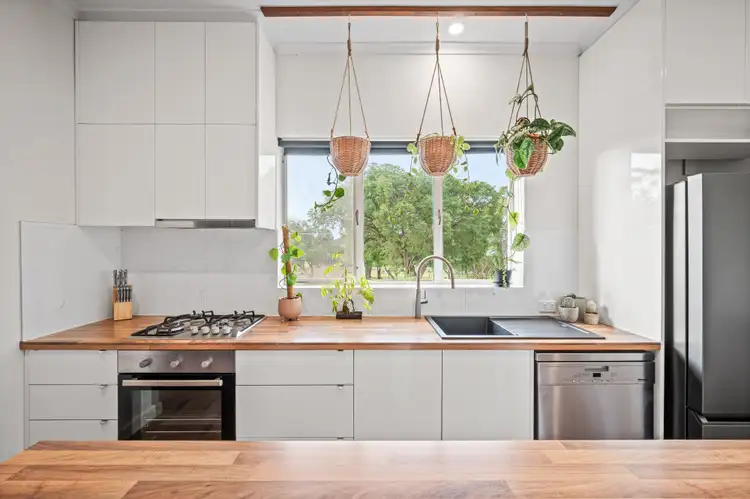 Second view of Homely house listing, 2 KALIMNA CRESCENT, Mount Gambier SA 5290