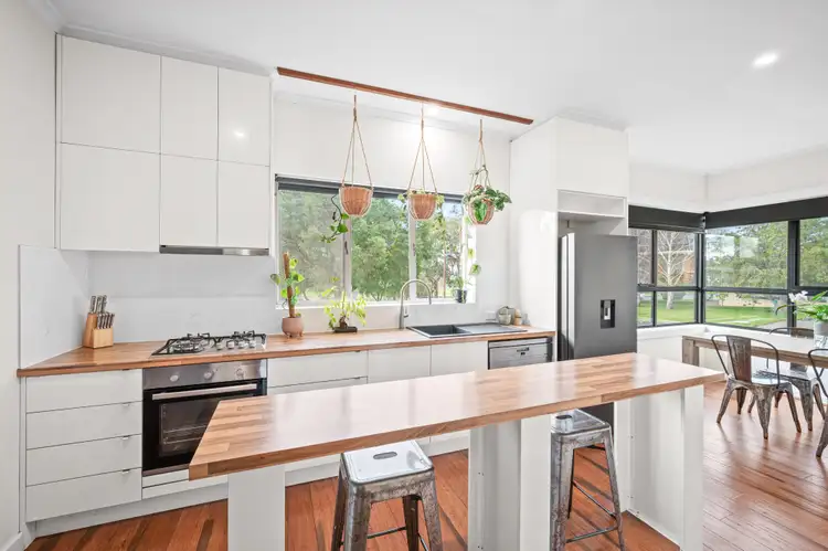 Third view of Homely house listing, 2 KALIMNA CRESCENT, Mount Gambier SA 5290