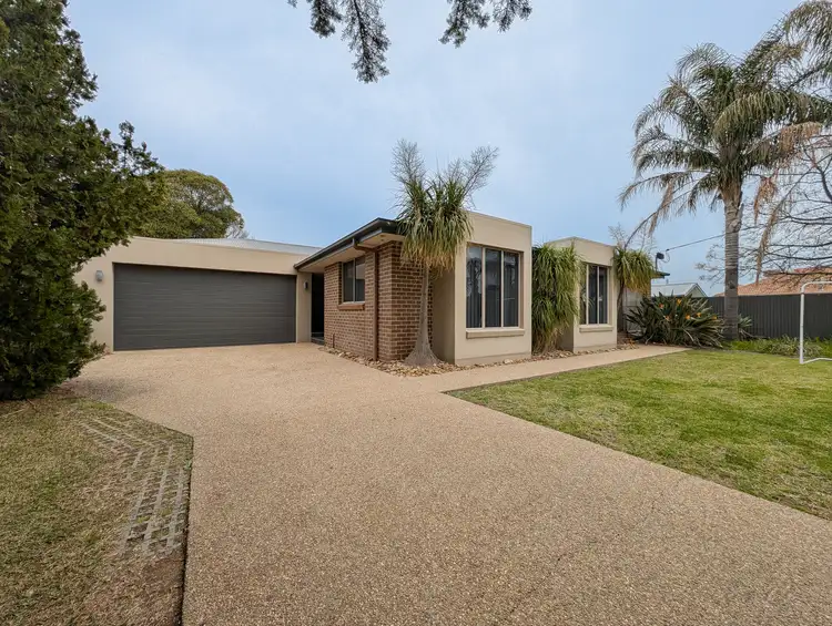 32 Mitchell Street, Kerang VIC 3579