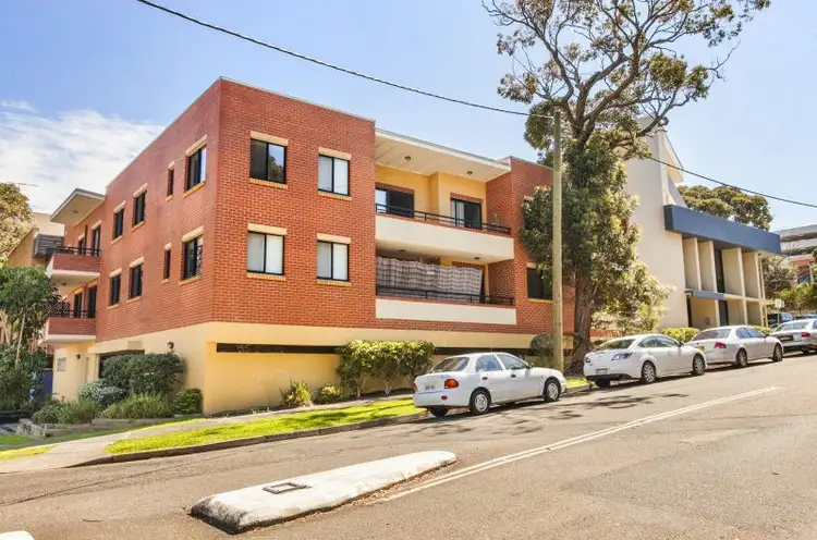 1/16 Gibbs Street, Miranda NSW 2228