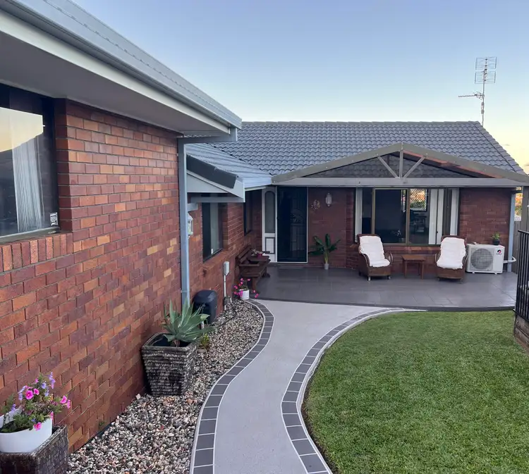 42 Oakland Parade, Banora Point NSW 2486