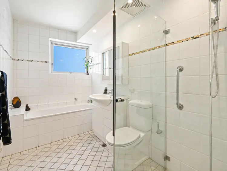 Fifth view of Homely apartment listing, 11/1 Sutherland Crescent, Darling Point NSW 2027