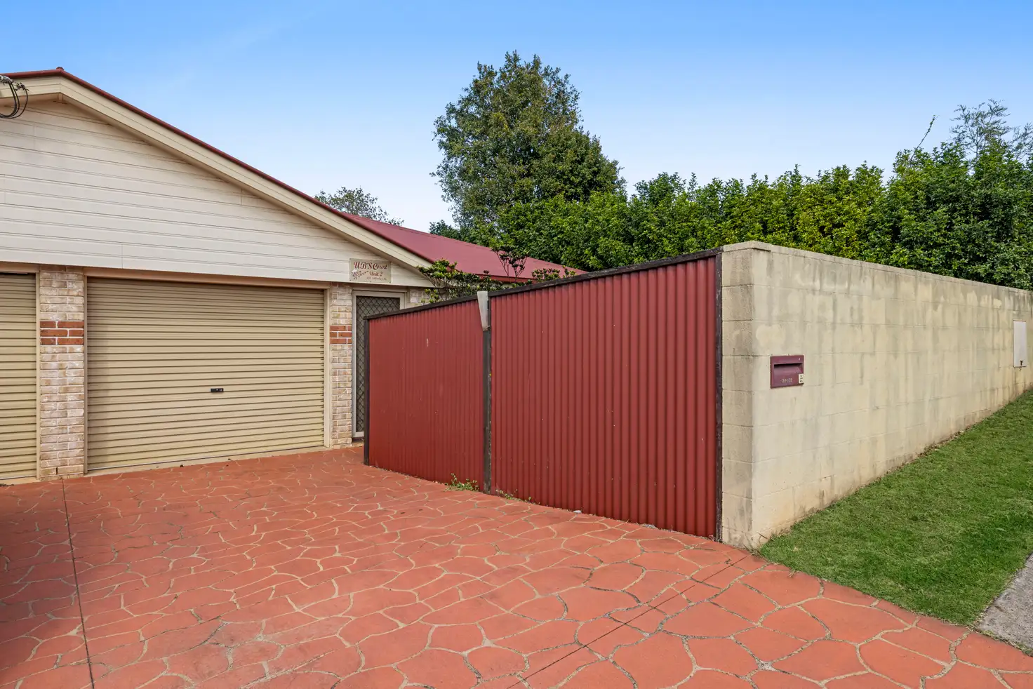 Main view of Homely unit listing, 2/402 Alderley Street, Kearneys Spring QLD 4350