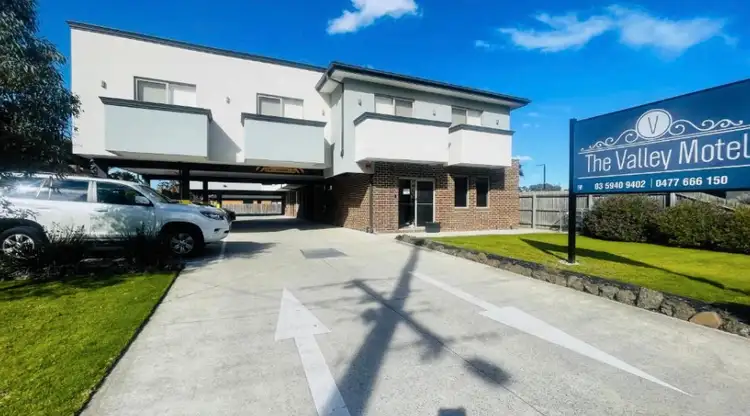 14 Toomuc Valley Road, Pakenham VIC 3810
