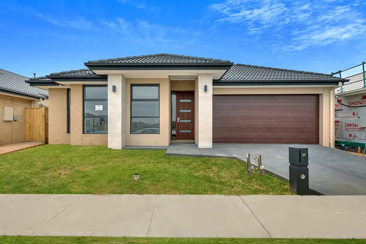 11 Coolangatta Drive, Mickleham VIC 3064
