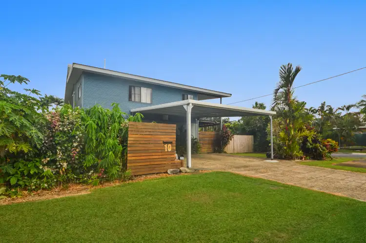 10 Hart Street, Mossman QLD 4873