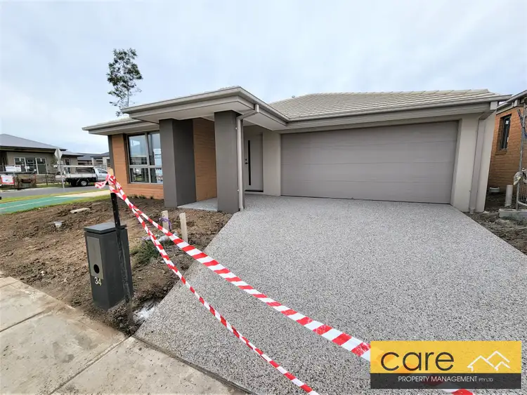 34 Carcoola Rise, Clyde North VIC 3978