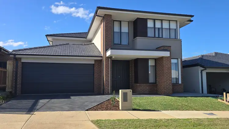 8 Willey Road, Clyde North VIC 3978