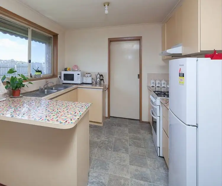 Fifth view of Homely unit listing, unit 2/7 Parkview Close, Dandenong VIC 3175