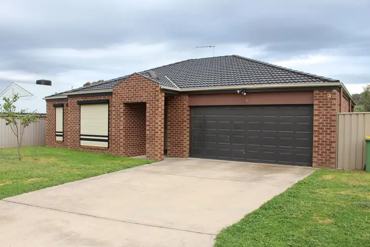 25 Kurrajong Crescent, West Albury NSW 2640
