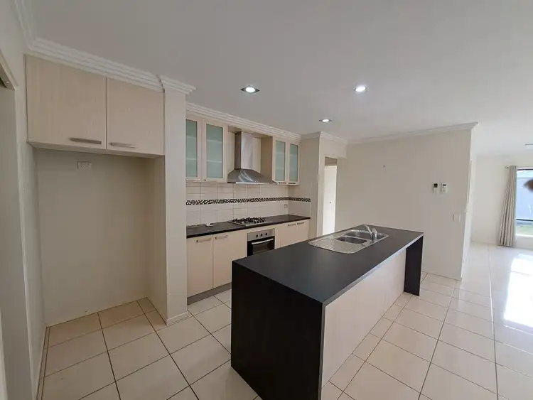 Fifth view of Homely house listing, 25 Kurrajong Crescent, West Albury NSW 2640