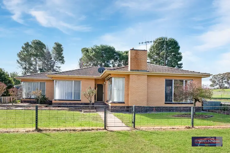8 McKean Road, Arnold VIC 3551