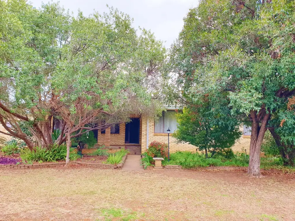 Main view of Homely house listing, 18 Beveridge Crescent, Dubbo NSW 2830
