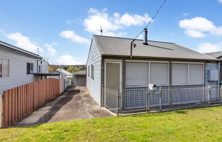 26 Russell Street, Cardiff NSW 2285