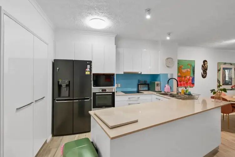 1/275 ESPLANADE, Cairns North QLD 4870