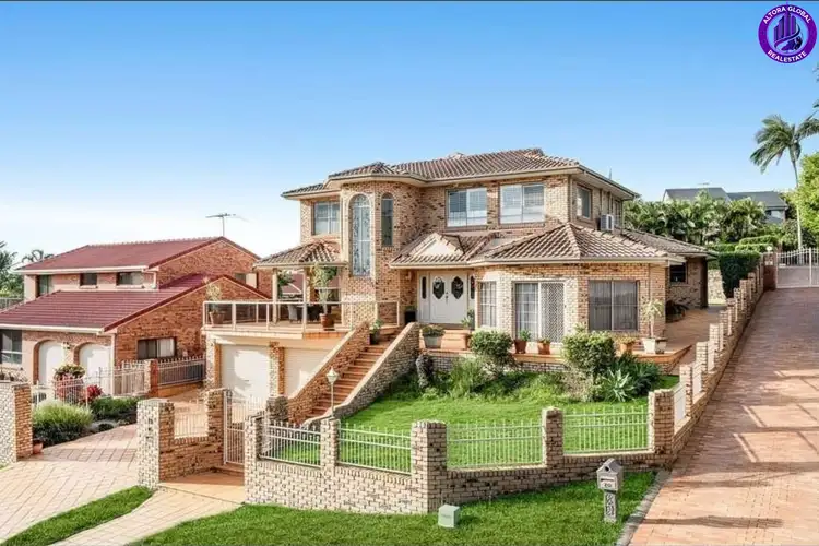 18 Eromanga Street, Carindale QLD 4152