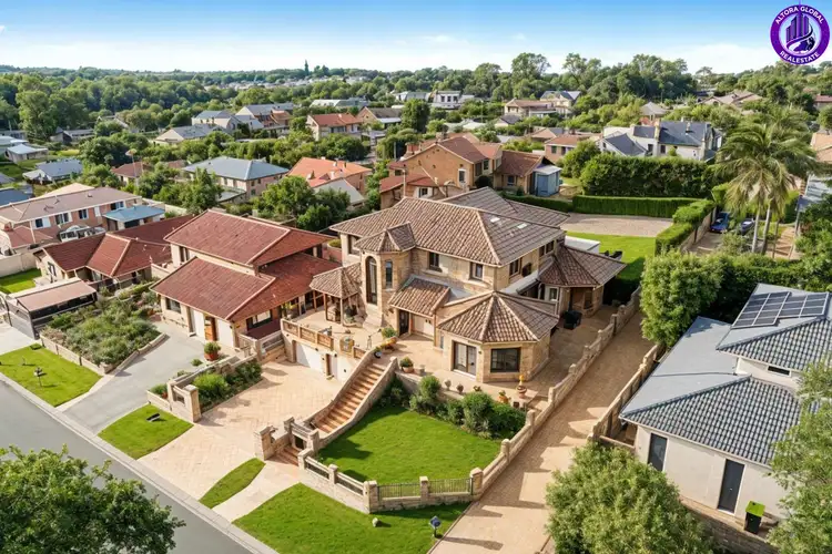 18 Eromanga Street, Carindale QLD 4152