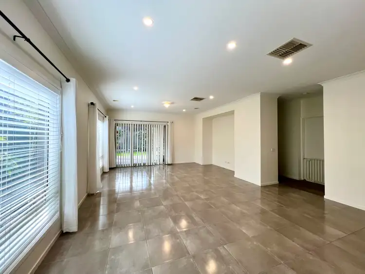 Fifth view of Homely house listing, 11 Streamside Drive, Craigieburn VIC 3064