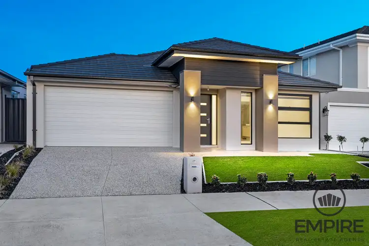 29 Shearjoy Loop, Clyde North VIC 3978