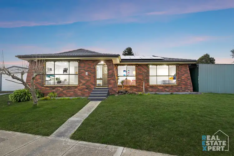 1 Dulnain Close, Hampton Park VIC 3976